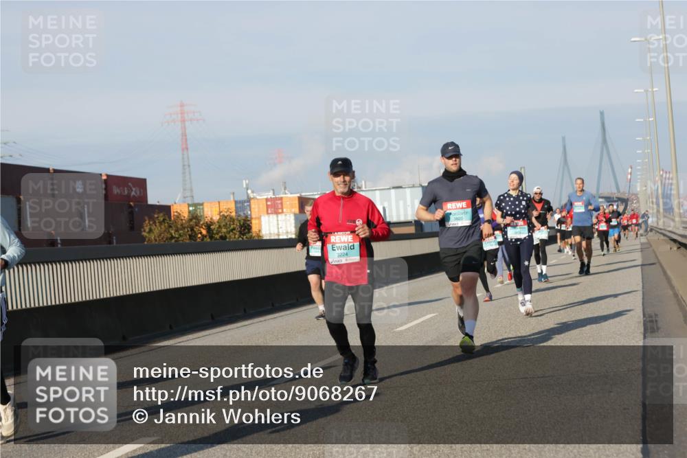 03.10.2025 - Köhlbrandbrückenlauf Jannik Wohlers http://msf.ph/oto/9068267 03.10.2025 09:47:44 Position 3 3224, 3820 meine-sportfotos.de