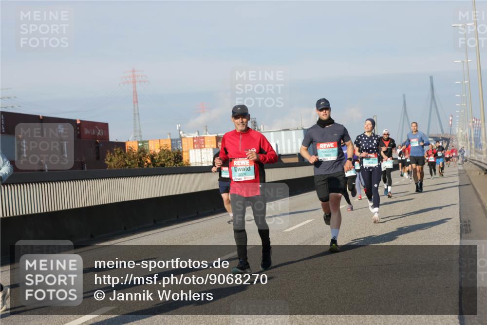 03.10.2025 - Köhlbrandbrückenlauf Jannik Wohlers http://msf.ph/oto/9068270 03.10.2025 09:47:44 Position 3 3224, 3820 meine-sportfotos.de
