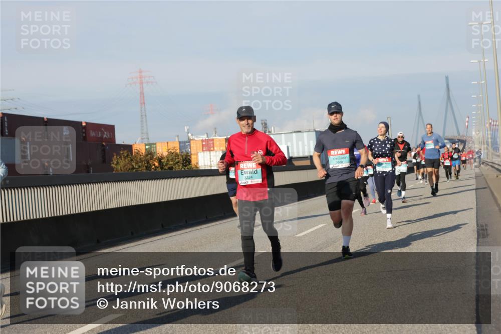 03.10.2025 - Köhlbrandbrückenlauf Jannik Wohlers http://msf.ph/oto/9068273 03.10.2025 09:47:44 Position 3 3224, 3820 meine-sportfotos.de