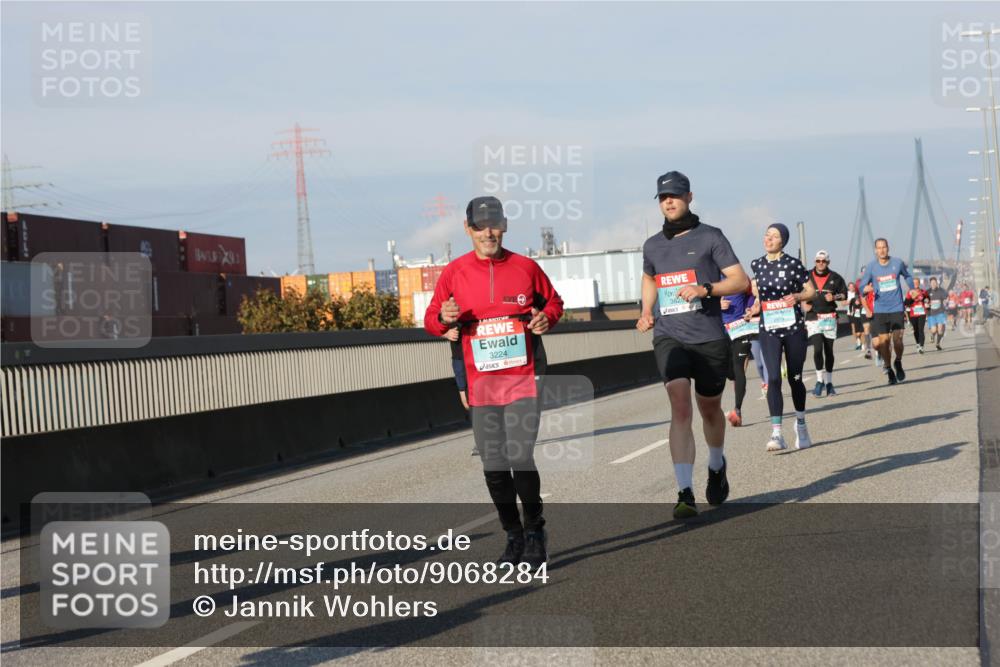 03.10.2025 - Köhlbrandbrückenlauf Jannik Wohlers http://msf.ph/oto/9068284 03.10.2025 09:47:45 Position 3 3224, 3820 meine-sportfotos.de