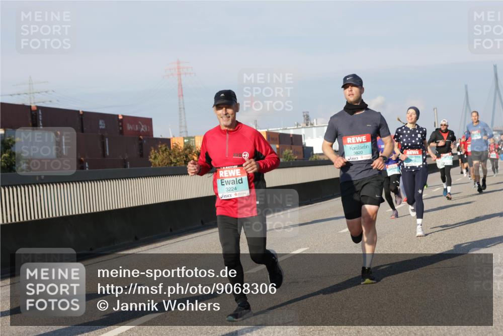 03.10.2025 - Köhlbrandbrückenlauf Jannik Wohlers http://msf.ph/oto/9068306 03.10.2025 09:47:45 Position 3 3224, 3820 meine-sportfotos.de