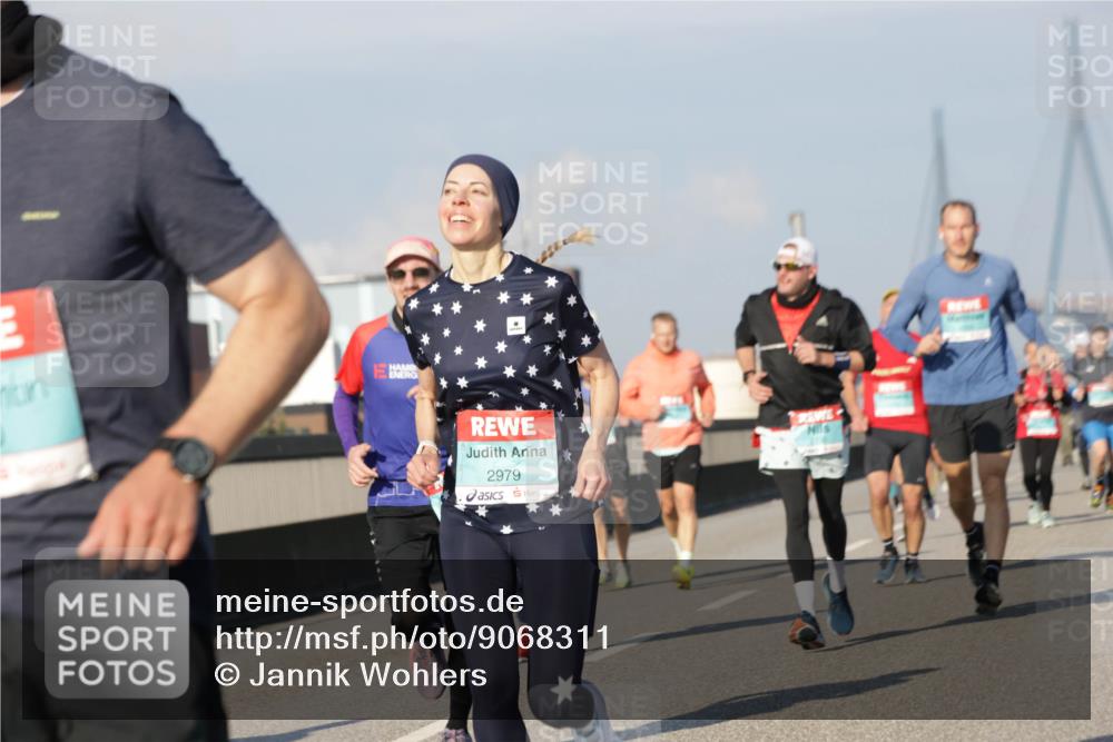 03.10.2025 - Köhlbrandbrückenlauf Jannik Wohlers http://msf.ph/oto/9068311 03.10.2025 09:47:46 Position 3 2979 meine-sportfotos.de