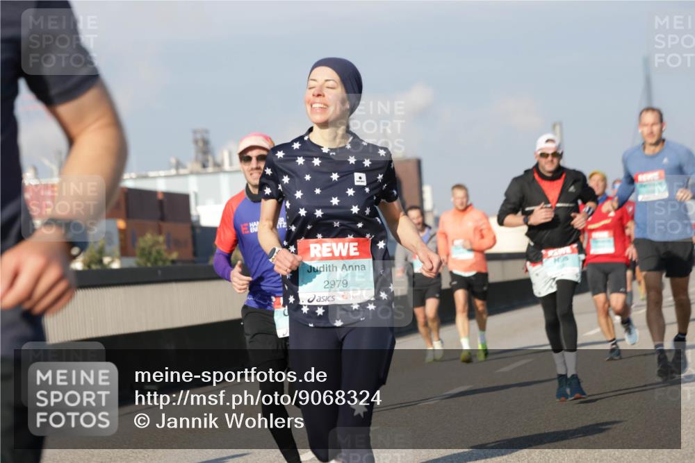 03.10.2025 - Köhlbrandbrückenlauf Jannik Wohlers http://msf.ph/oto/9068324 03.10.2025 09:47:46 Position 3 2979 meine-sportfotos.de