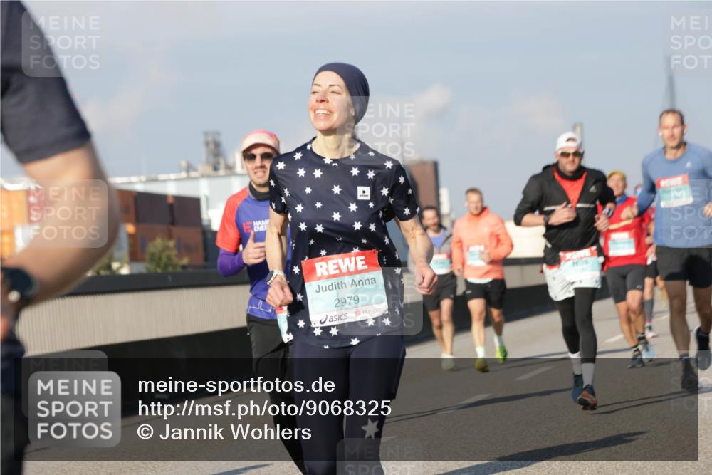 03.10.2025 - Köhlbrandbrückenlauf Jannik Wohlers http://msf.ph/oto/9068325 03.10.2025 09:47:46 Position 3 2979 meine-sportfotos.de