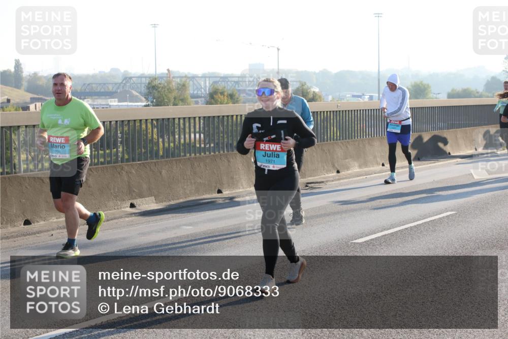 03.10.2025 - Köhlbrandbrückenlauf Lena Gebhardt http://msf.ph/oto/9068333 03.10.2025 09:24:17 Position 1 1734, 1971 meine-sportfotos.de