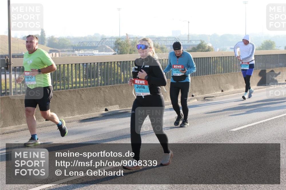 03.10.2025 - Köhlbrandbrückenlauf Lena Gebhardt http://msf.ph/oto/9068339 03.10.2025 09:24:17 Position 1 1734, 1971, 2817 meine-sportfotos.de