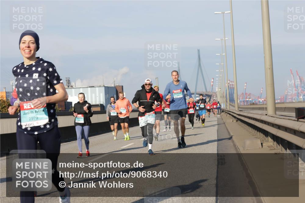 03.10.2025 - Köhlbrandbrückenlauf Jannik Wohlers http://msf.ph/oto/9068340 03.10.2025 09:47:47 Position 3 2979 meine-sportfotos.de