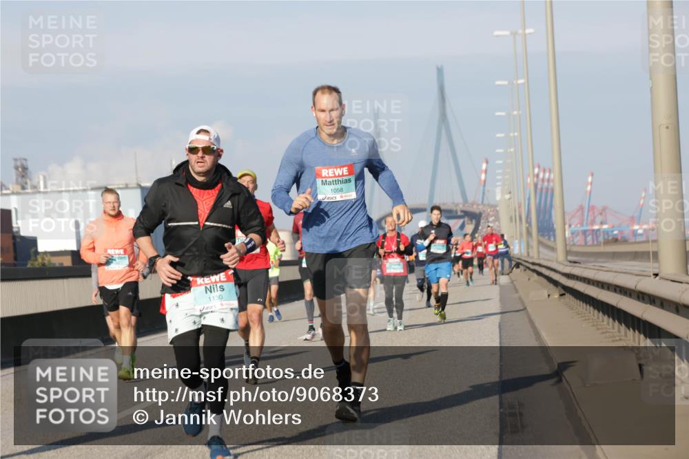 03.10.2025 - Köhlbrandbrückenlauf Jannik Wohlers http://msf.ph/oto/9068373 03.10.2025 09:47:49 Position 3 1130, 70, 1058 meine-sportfotos.de