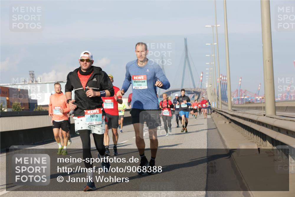 03.10.2025 - Köhlbrandbrückenlauf Jannik Wohlers http://msf.ph/oto/9068388 03.10.2025 09:47:49 Position 3 2, 1130, 1219, 1058 meine-sportfotos.de