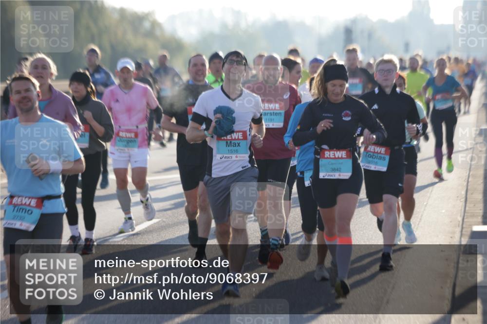 03.10.2025 - Köhlbrandbrückenlauf Jannik Wohlers http://msf.ph/oto/9068397 03.10.2025 09:16:24 Position 3 2732, 1516, 1191, 3842, 3516 meine-sportfotos.de