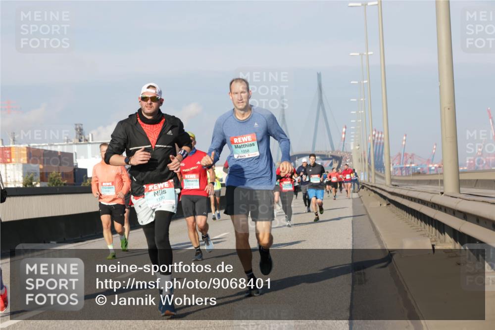 03.10.2025 - Köhlbrandbrückenlauf Jannik Wohlers http://msf.ph/oto/9068401 03.10.2025 09:47:49 Position 3 1130, 1058, 1219 meine-sportfotos.de