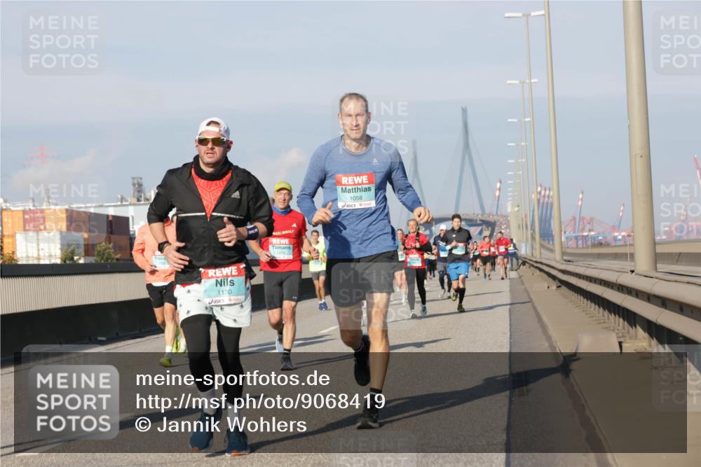 03.10.2025 - Köhlbrandbrückenlauf Jannik Wohlers http://msf.ph/oto/9068419 03.10.2025 09:47:50 Position 3 1130, 71, 1219, 1058 meine-sportfotos.de