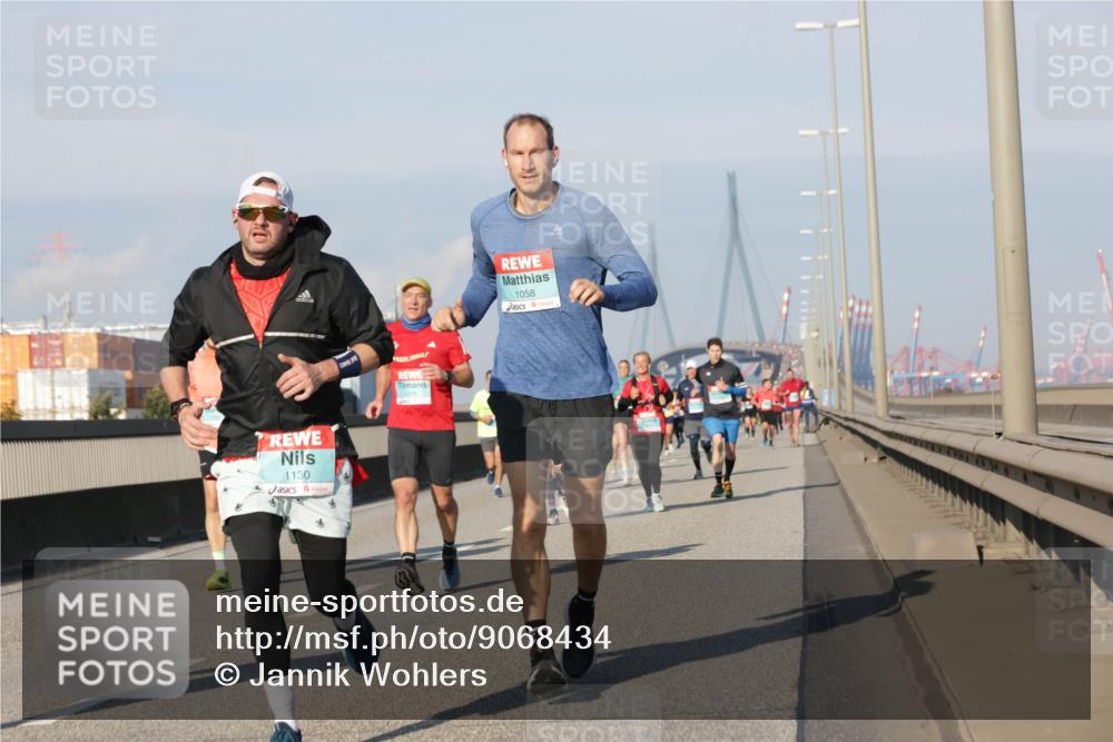 03.10.2025 - Köhlbrandbrückenlauf Jannik Wohlers http://msf.ph/oto/9068434 03.10.2025 09:47:50 Position 3 1130, 2, 1219, 1058 meine-sportfotos.de