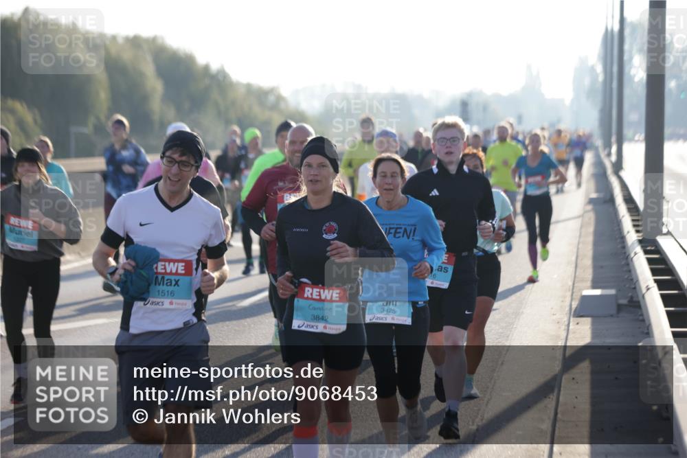 03.10.2025 - Köhlbrandbrückenlauf Jannik Wohlers http://msf.ph/oto/9068453 03.10.2025 09:16:26 Position 3 1516, 3842, 3425 meine-sportfotos.de