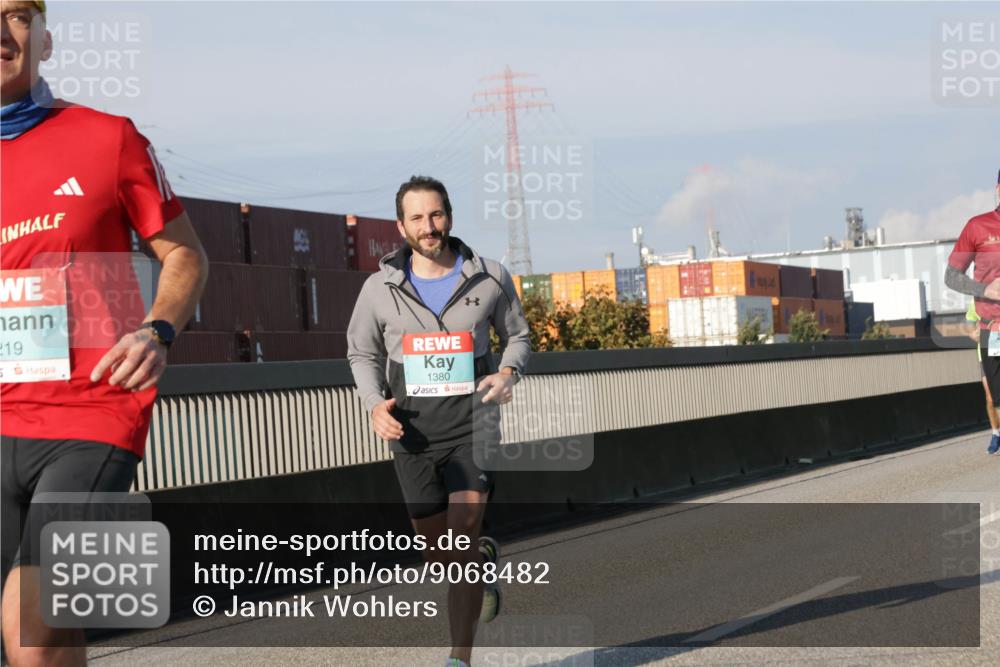 03.10.2025 - Köhlbrandbrückenlauf Jannik Wohlers http://msf.ph/oto/9068482 03.10.2025 09:47:54 Position 3 19, 1380 meine-sportfotos.de