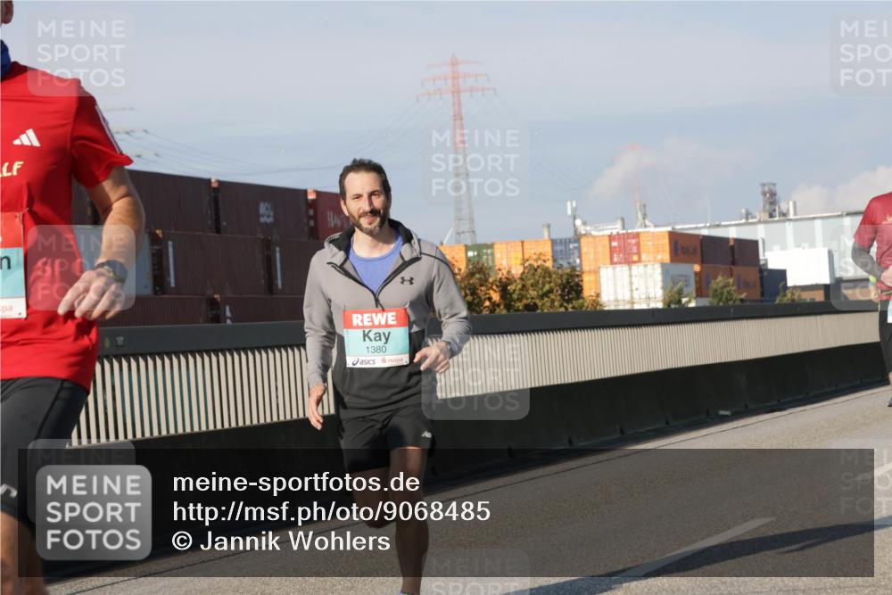 03.10.2025 - Köhlbrandbrückenlauf Jannik Wohlers http://msf.ph/oto/9068485 03.10.2025 09:47:54 Position 3 1380 meine-sportfotos.de