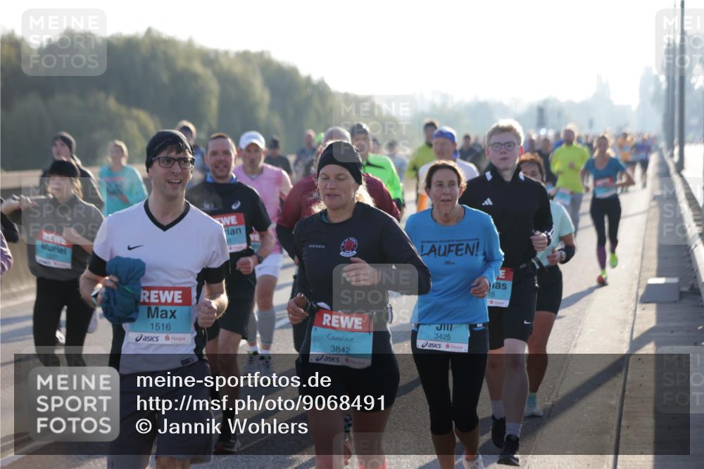 03.10.2025 - Köhlbrandbrückenlauf Jannik Wohlers http://msf.ph/oto/9068491 03.10.2025 09:16:27 Position 3 1516, 3842, 3425, 16 meine-sportfotos.de