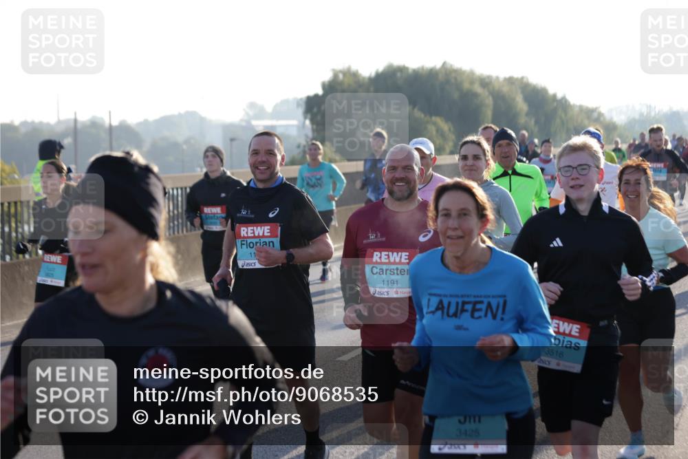 03.10.2025 - Köhlbrandbrückenlauf Jannik Wohlers http://msf.ph/oto/9068535 03.10.2025 09:16:29 Position 3 11, 1191, 3425, 3516 meine-sportfotos.de