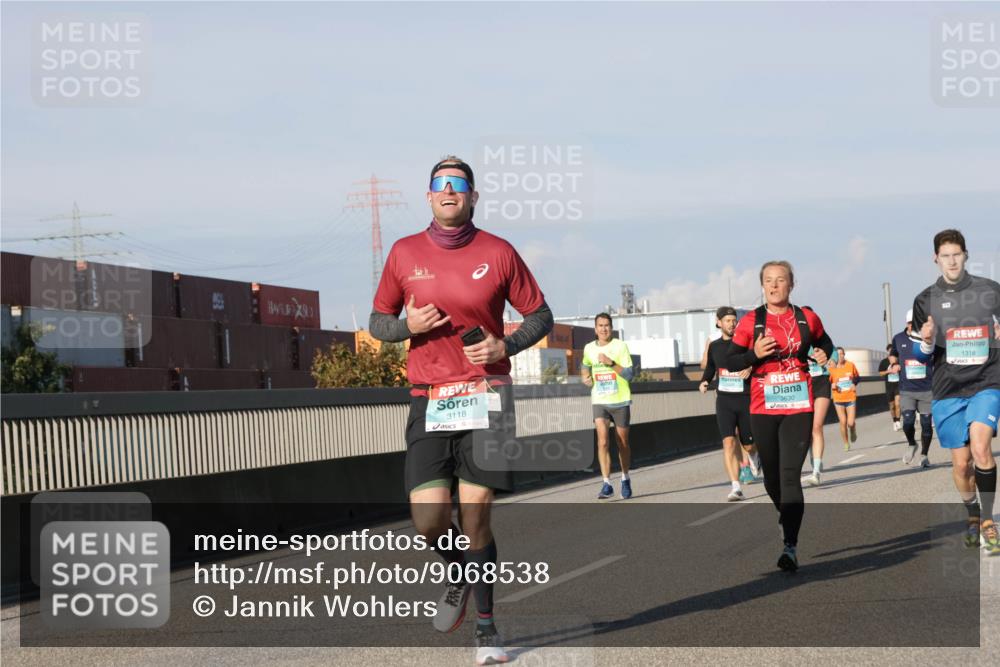 03.10.2025 - Köhlbrandbrückenlauf Jannik Wohlers http://msf.ph/oto/9068538 03.10.2025 09:47:56 Position 3 3118, 3630, 1316 meine-sportfotos.de