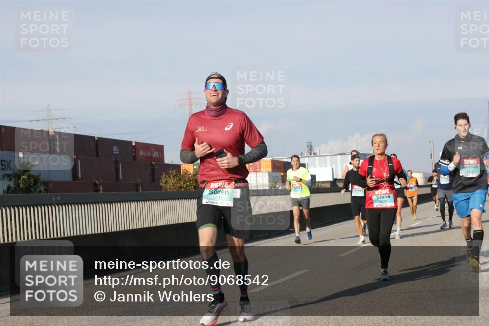 03.10.2025 - Köhlbrandbrückenlauf Jannik Wohlers http://msf.ph/oto/9068542 03.10.2025 09:47:56 Position 3 3118, 10, 1316 meine-sportfotos.de