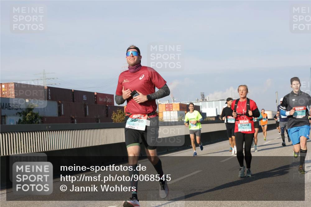 03.10.2025 - Köhlbrandbrückenlauf Jannik Wohlers http://msf.ph/oto/9068545 03.10.2025 09:47:56 Position 3 3118, 10, 3630, 1316 meine-sportfotos.de