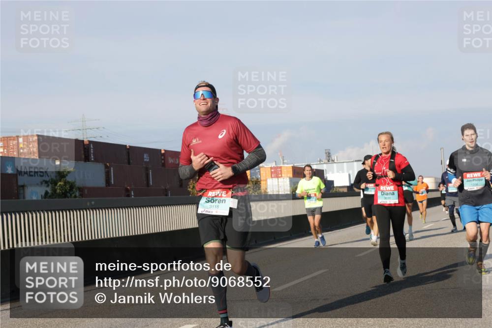 03.10.2025 - Köhlbrandbrückenlauf Jannik Wohlers http://msf.ph/oto/9068552 03.10.2025 09:47:56 Position 3 3118, 1316, 3630 meine-sportfotos.de