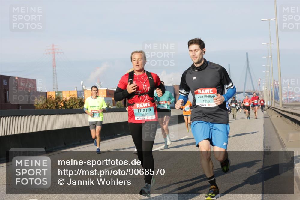 03.10.2025 - Köhlbrandbrückenlauf Jannik Wohlers http://msf.ph/oto/9068570 03.10.2025 09:47:58 Position 3 3630, 6, 1316 meine-sportfotos.de