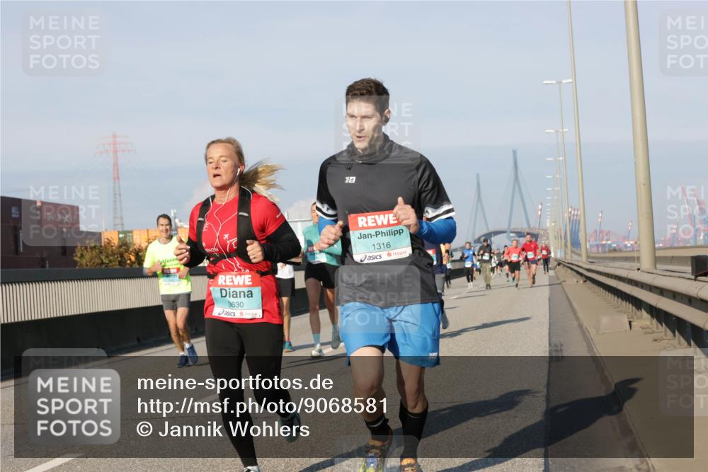 03.10.2025 - Köhlbrandbrückenlauf Jannik Wohlers http://msf.ph/oto/9068581 03.10.2025 09:47:58 Position 3 3630, 6, 1316 meine-sportfotos.de