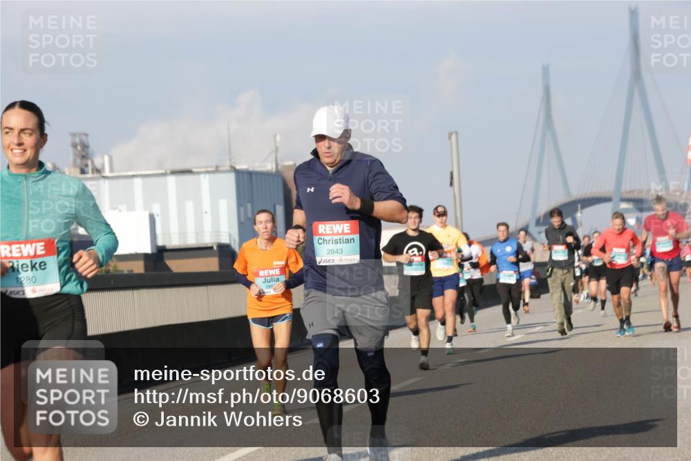 03.10.2025 - Köhlbrandbrückenlauf Jannik Wohlers http://msf.ph/oto/9068603 03.10.2025 09:47:59 Position 3 1280, 2843, 284 meine-sportfotos.de