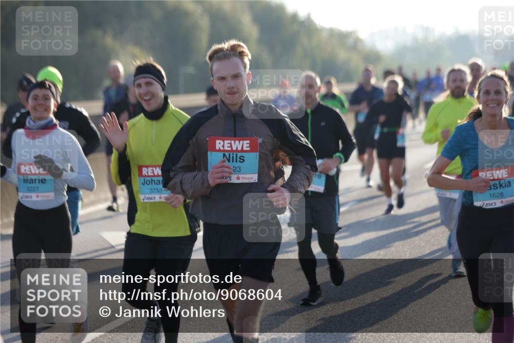 03.10.2025 - Köhlbrandbrückenlauf Jannik Wohlers http://msf.ph/oto/9068604 03.10.2025 09:16:31 Position 3 3227, 3233, 23, 1626 meine-sportfotos.de