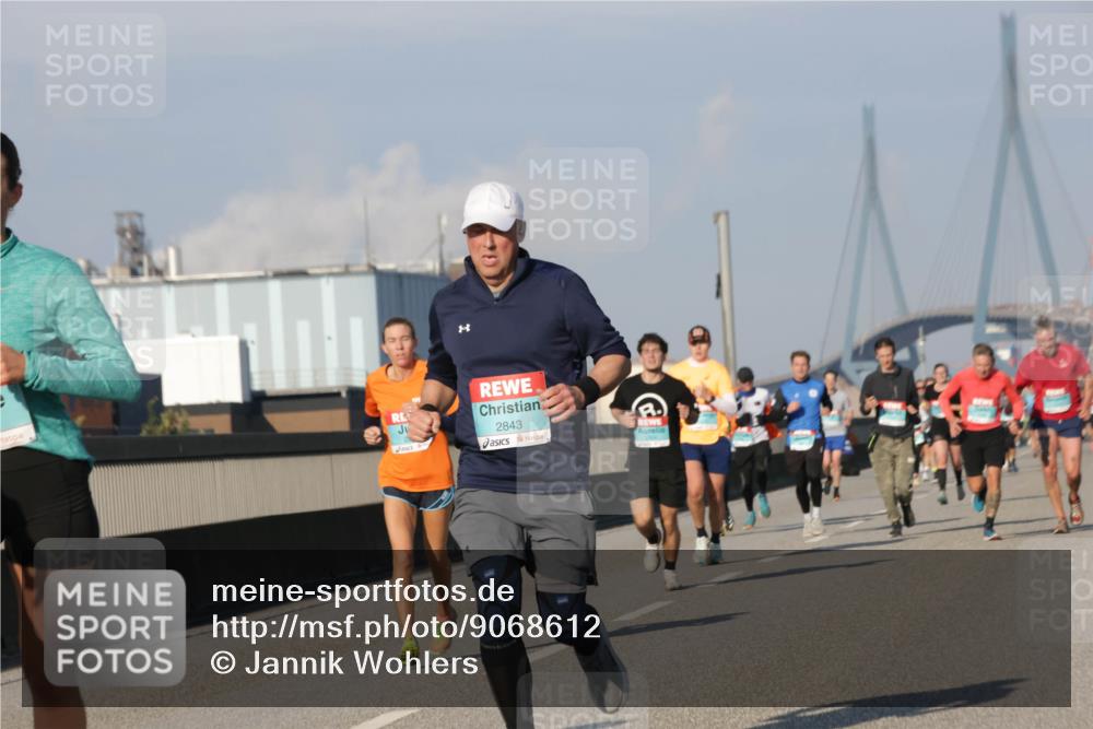 03.10.2025 - Köhlbrandbrückenlauf Jannik Wohlers http://msf.ph/oto/9068612 03.10.2025 09:47:59 Position 3 2843 meine-sportfotos.de