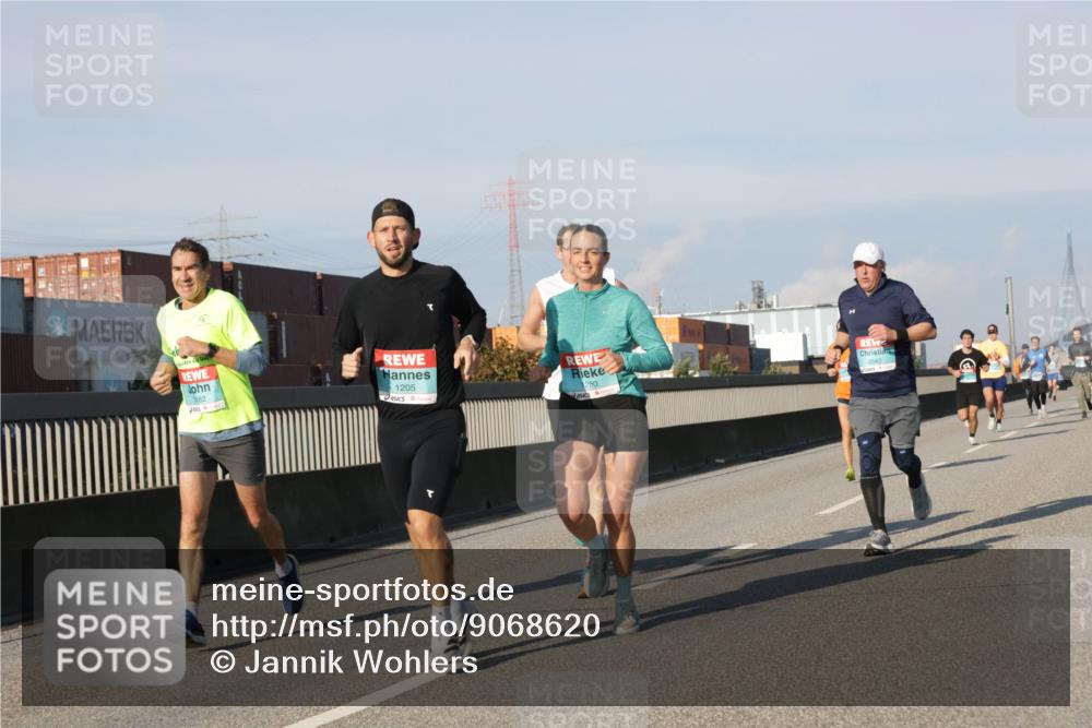 03.10.2025 - Köhlbrandbrückenlauf Jannik Wohlers http://msf.ph/oto/9068620 03.10.2025 09:48:00 Position 3 1182, 1205, 1280 meine-sportfotos.de