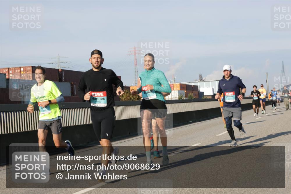 03.10.2025 - Köhlbrandbrückenlauf Jannik Wohlers http://msf.ph/oto/9068629 03.10.2025 09:48:00 Position 3 1182, 774, 1205, 280, 2843 meine-sportfotos.de