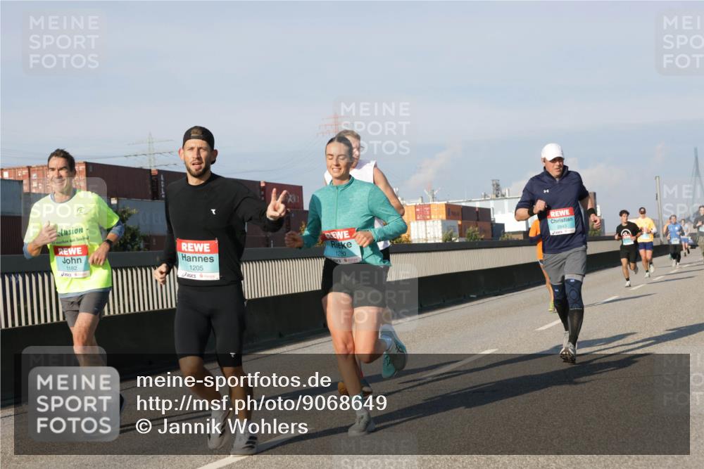 03.10.2025 - Köhlbrandbrückenlauf Jannik Wohlers http://msf.ph/oto/9068649 03.10.2025 09:48:00 Position 3 1182, 1205, 1280 meine-sportfotos.de