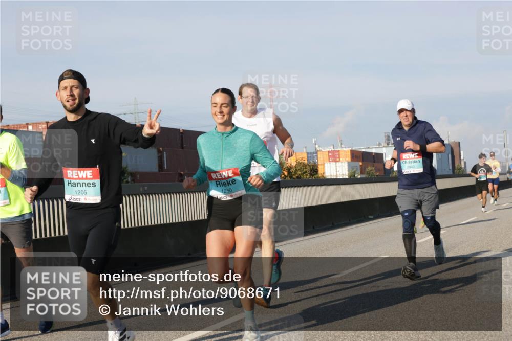 03.10.2025 - Köhlbrandbrückenlauf Jannik Wohlers http://msf.ph/oto/9068671 03.10.2025 09:48:01 Position 3 1205, 1280, 2843 meine-sportfotos.de