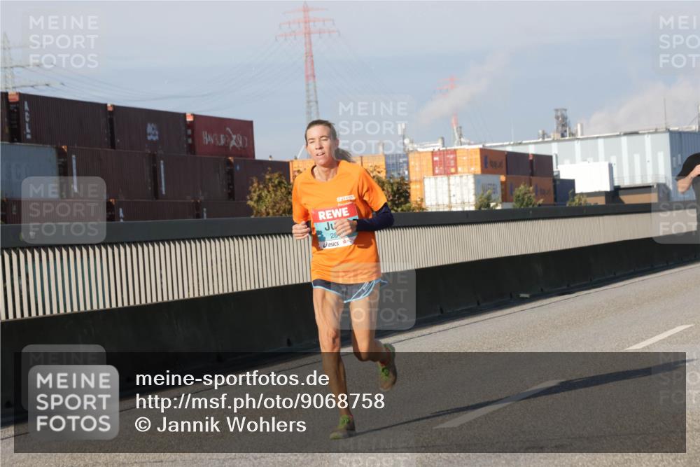 03.10.2025 - Köhlbrandbrückenlauf Jannik Wohlers http://msf.ph/oto/9068758 03.10.2025 09:48:03 Position 3 1300, 28 meine-sportfotos.de