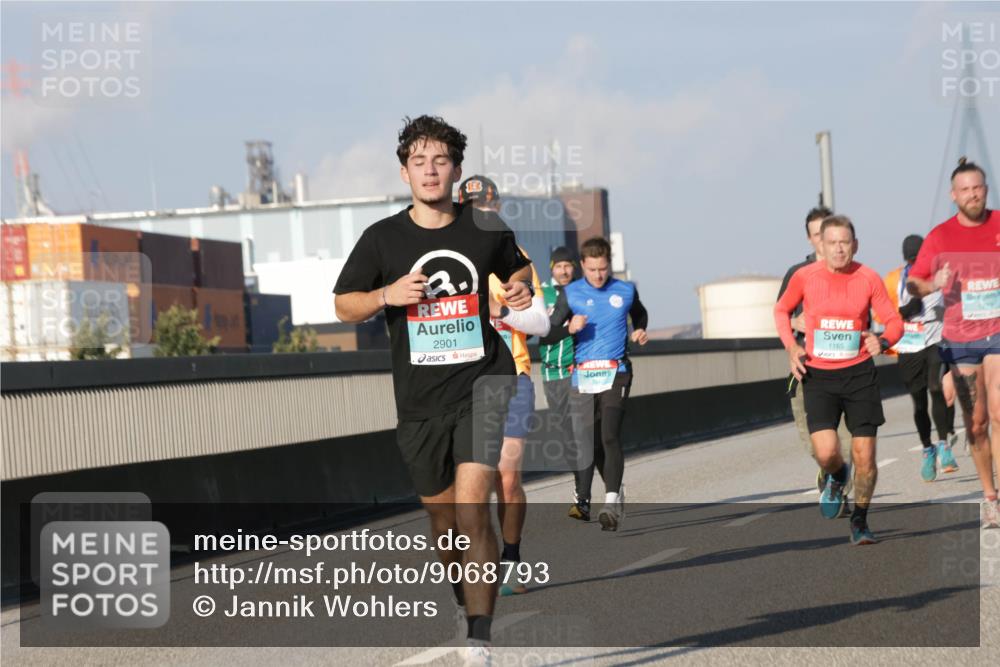 03.10.2025 - Köhlbrandbrückenlauf Jannik Wohlers http://msf.ph/oto/9068793 03.10.2025 09:48:05 Position 3 2901, 1165, 1273 meine-sportfotos.de