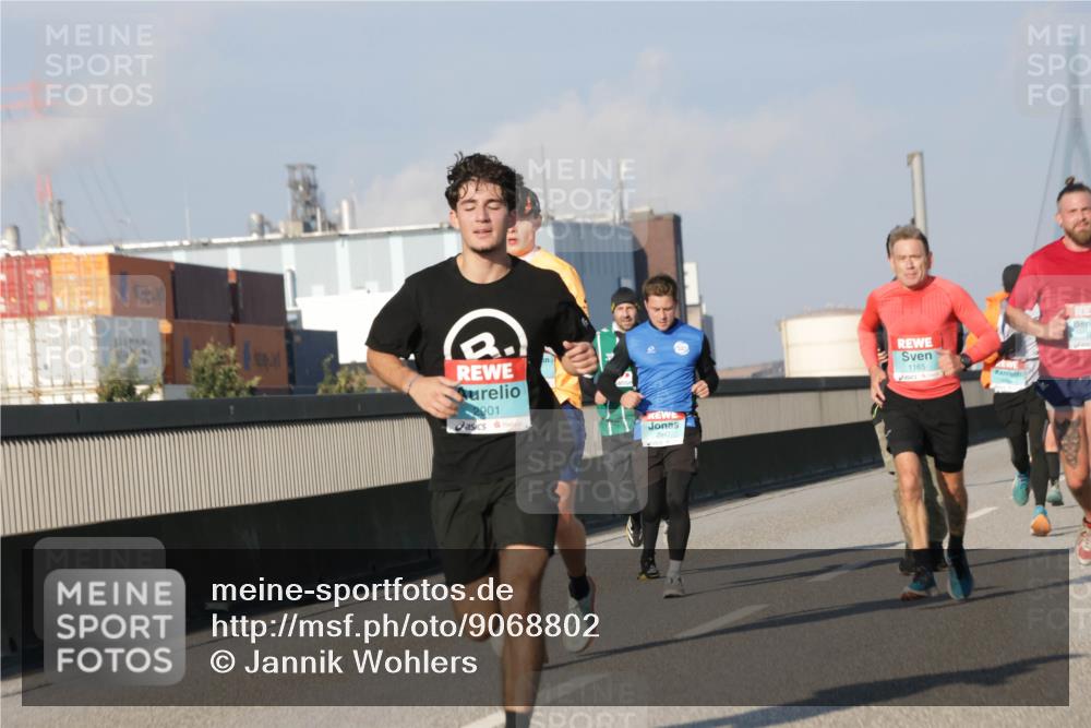 03.10.2025 - Köhlbrandbrückenlauf Jannik Wohlers http://msf.ph/oto/9068802 03.10.2025 09:48:05 Position 3 2901, 1165 meine-sportfotos.de