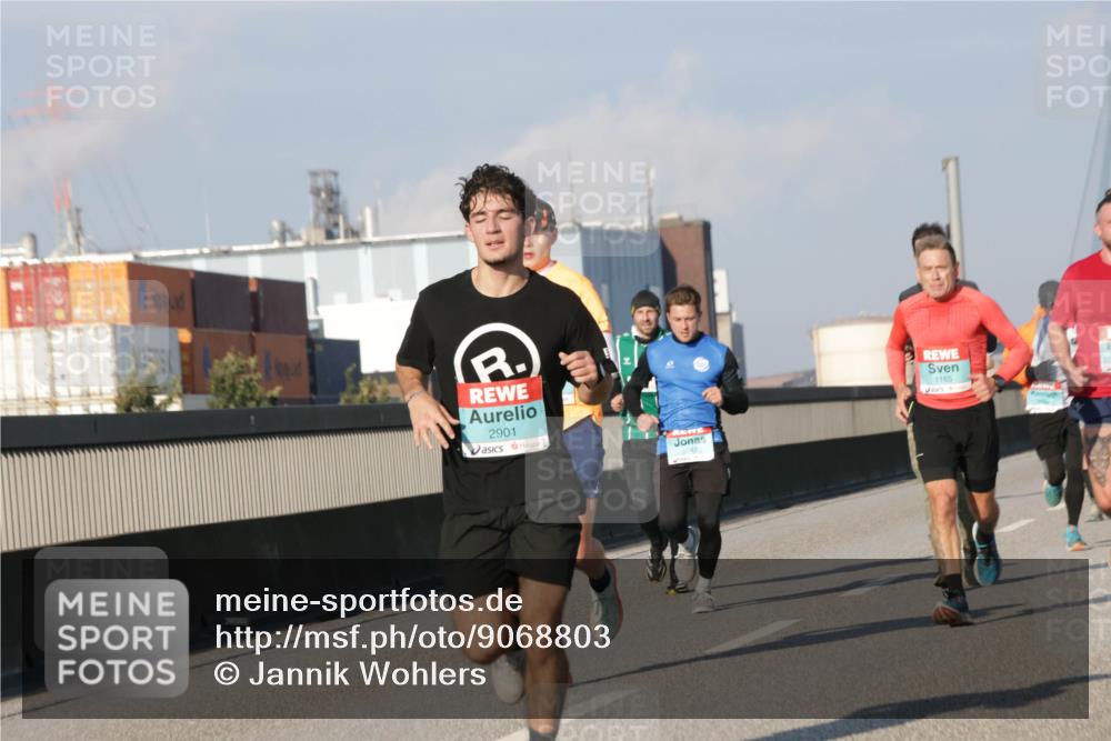 03.10.2025 - Köhlbrandbrückenlauf Jannik Wohlers http://msf.ph/oto/9068803 03.10.2025 09:48:05 Position 3 2901, 1165 meine-sportfotos.de