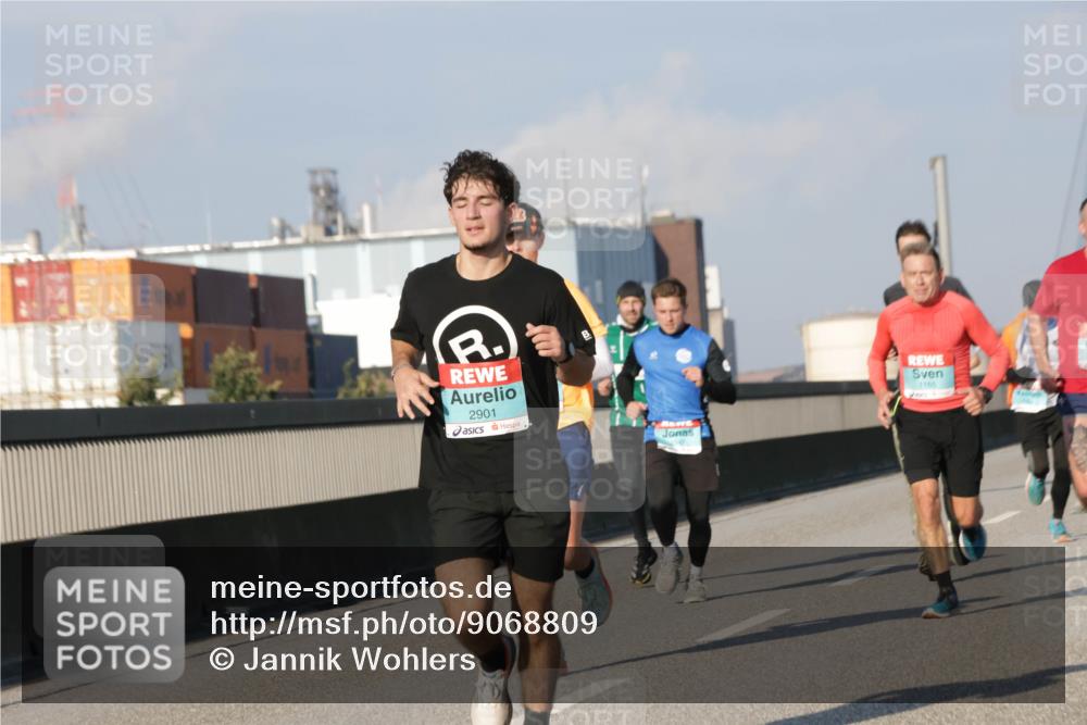 03.10.2025 - Köhlbrandbrückenlauf Jannik Wohlers http://msf.ph/oto/9068809 03.10.2025 09:48:05 Position 3 2901, 1165 meine-sportfotos.de