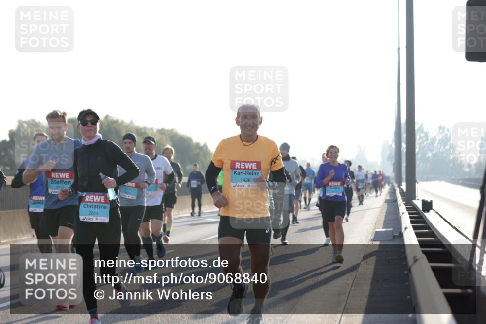 03.10.2025 - Köhlbrandbrückenlauf Jannik Wohlers http://msf.ph/oto/9068840 03.10.2025 09:16:43 Position 3 3710, 2814, 1428 meine-sportfotos.de