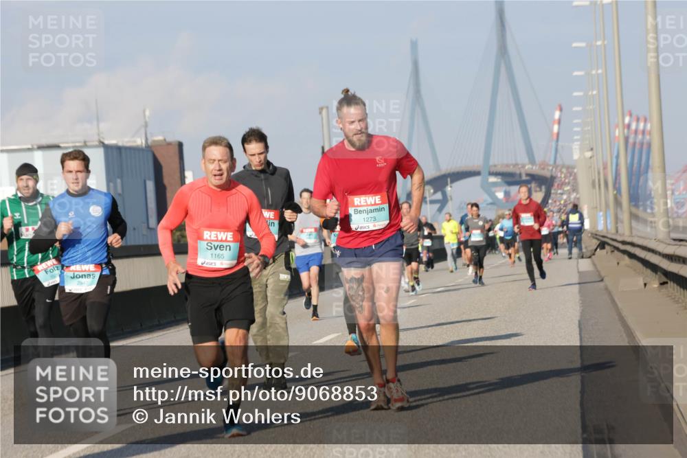 03.10.2025 - Köhlbrandbrückenlauf Jannik Wohlers http://msf.ph/oto/9068853 03.10.2025 09:48:07 Position 3 2947, 1165, 1273 meine-sportfotos.de