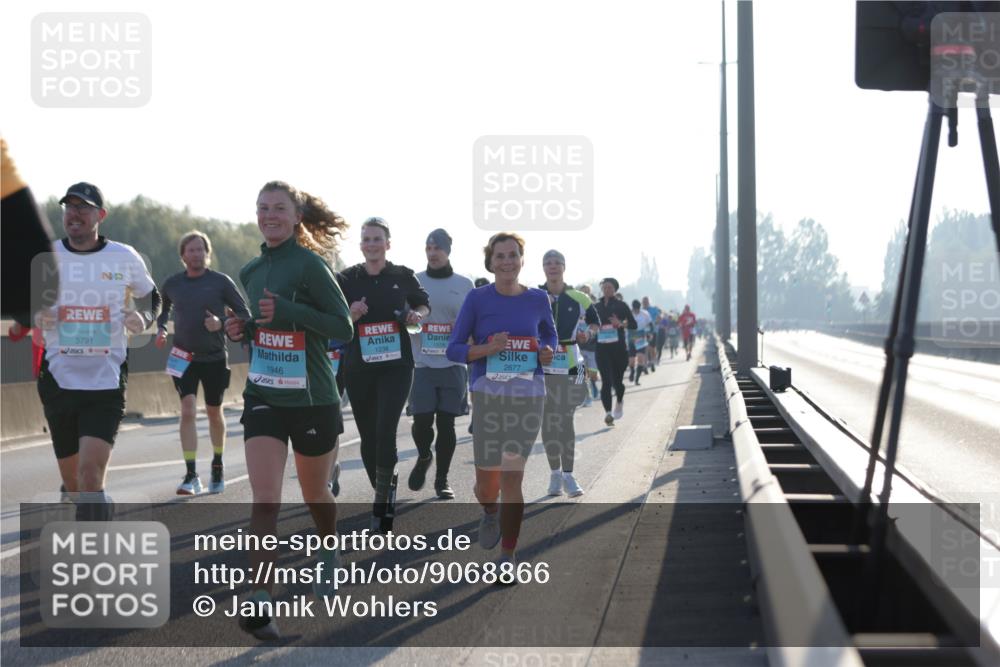 03.10.2025 - Köhlbrandbrückenlauf Jannik Wohlers http://msf.ph/oto/9068866 03.10.2025 09:16:44 Position 3 3791, 1946, 1238, 1378, 2677 meine-sportfotos.de
