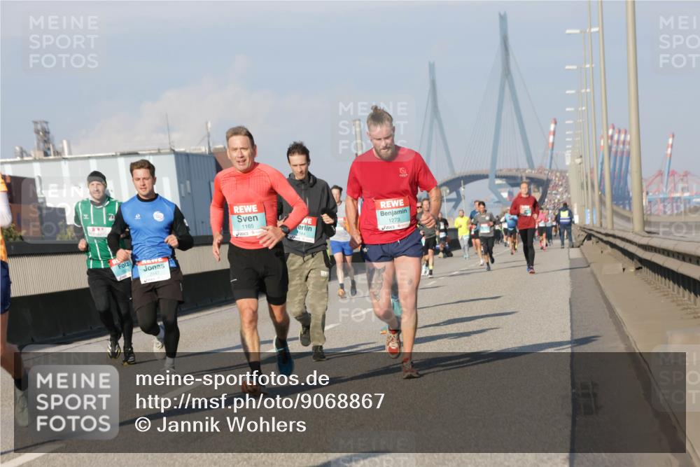 03.10.2025 - Köhlbrandbrückenlauf Jannik Wohlers http://msf.ph/oto/9068867 03.10.2025 09:48:07 Position 3 2947, 1165, 144, 1273 meine-sportfotos.de