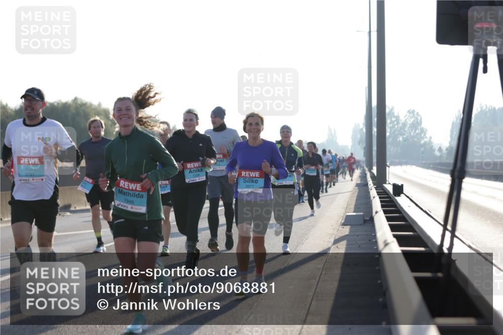 03.10.2025 - Köhlbrandbrückenlauf Jannik Wohlers http://msf.ph/oto/9068881 03.10.2025 09:16:44 Position 3 3791, 1238, 1946, 2677 meine-sportfotos.de