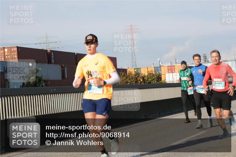 03.10.2025 - Köhlbrandbrückenlauf Jannik Wohlers http://msf.ph/oto/9068914 03.10.2025 09:48:09 Position 3 42, 1474, 2947, 1165 meine-sportfotos.de