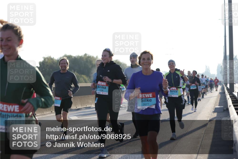 03.10.2025 - Köhlbrandbrückenlauf Jannik Wohlers http://msf.ph/oto/9068925 03.10.2025 09:16:45 Position 3 1946, 813, 1238, 2677, 1377 meine-sportfotos.de