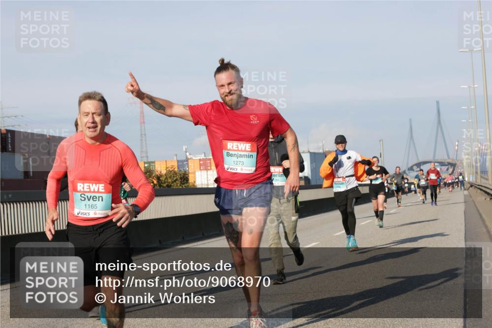 03.10.2025 - Köhlbrandbrückenlauf Jannik Wohlers http://msf.ph/oto/9068970 03.10.2025 09:48:10 Position 3 1165, 1273, 144 meine-sportfotos.de
