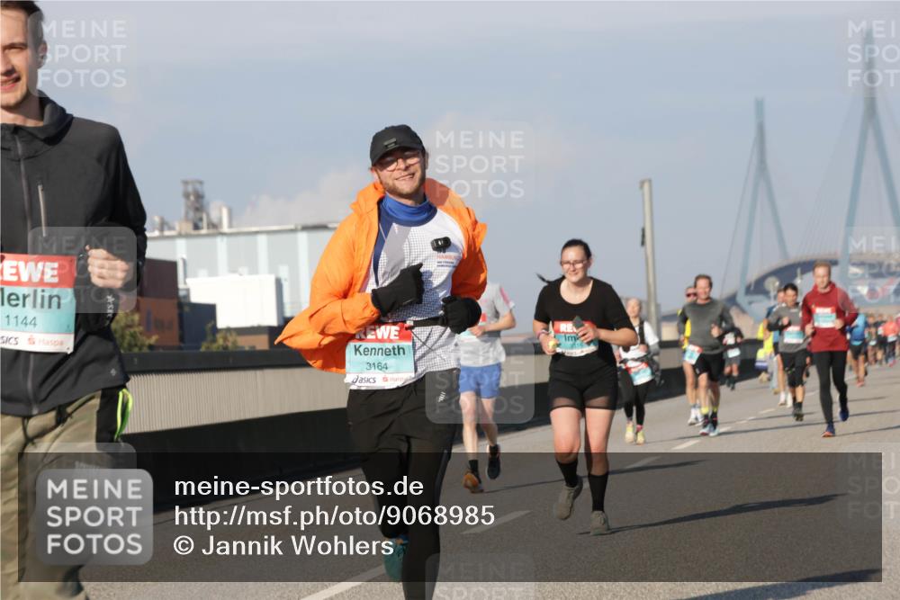03.10.2025 - Köhlbrandbrückenlauf Jannik Wohlers http://msf.ph/oto/9068985 03.10.2025 09:48:11 Position 3 1144, 3164, 3016 meine-sportfotos.de