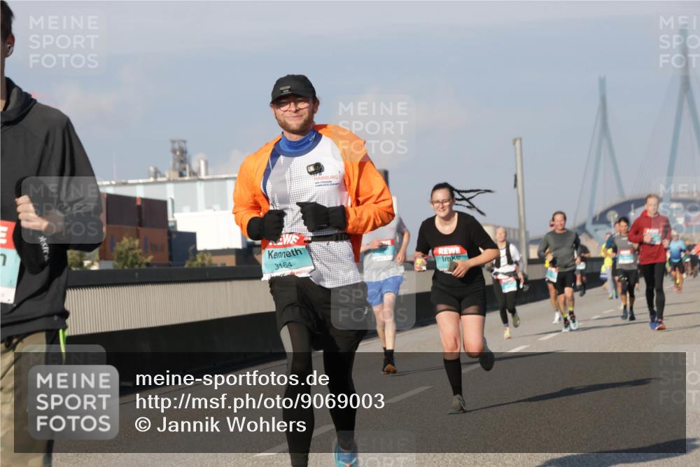 03.10.2025 - Köhlbrandbrückenlauf Jannik Wohlers http://msf.ph/oto/9069003 03.10.2025 09:48:12 Position 3 3164 meine-sportfotos.de